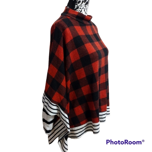12pm By Mon Ami Buffalo Plaid MockNeck Sleeved Poncho - Picture 7 of 8